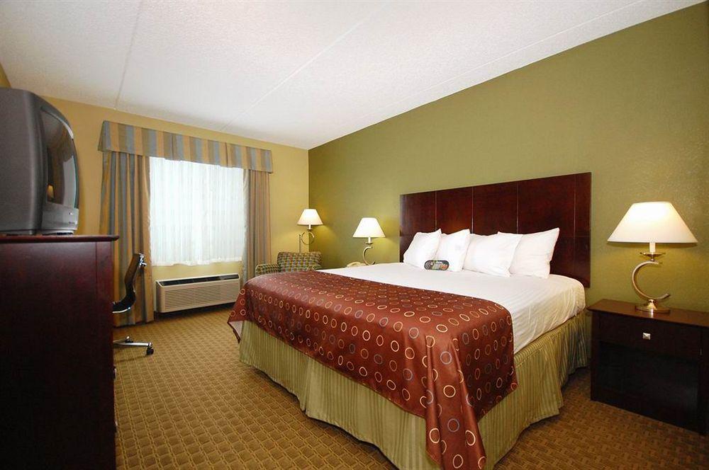 Best Western Airport Inn & Suites Cleveland Brook Park Quarto foto
