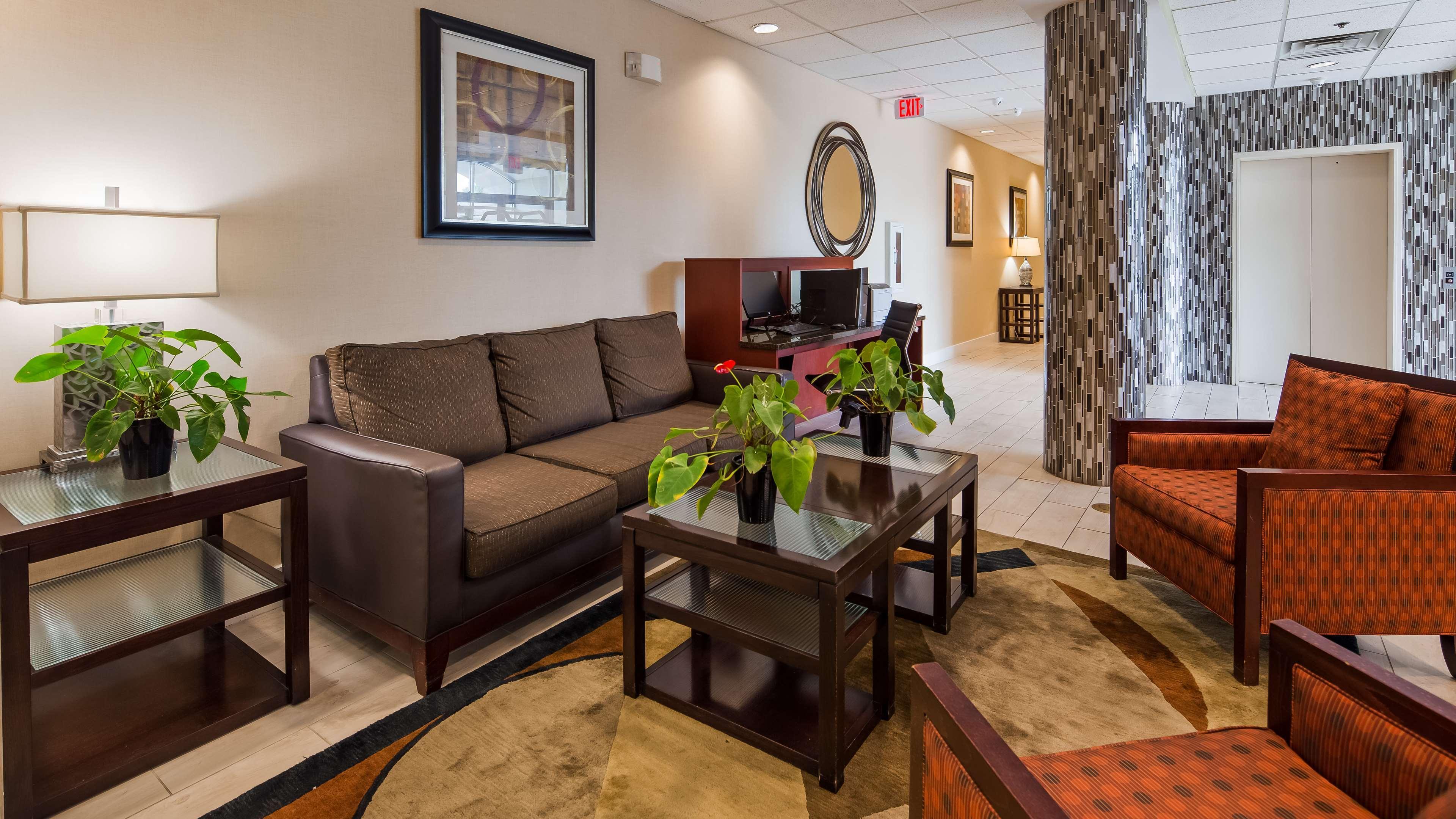 Best Western Airport Inn & Suites Cleveland Brook Park Exterior foto