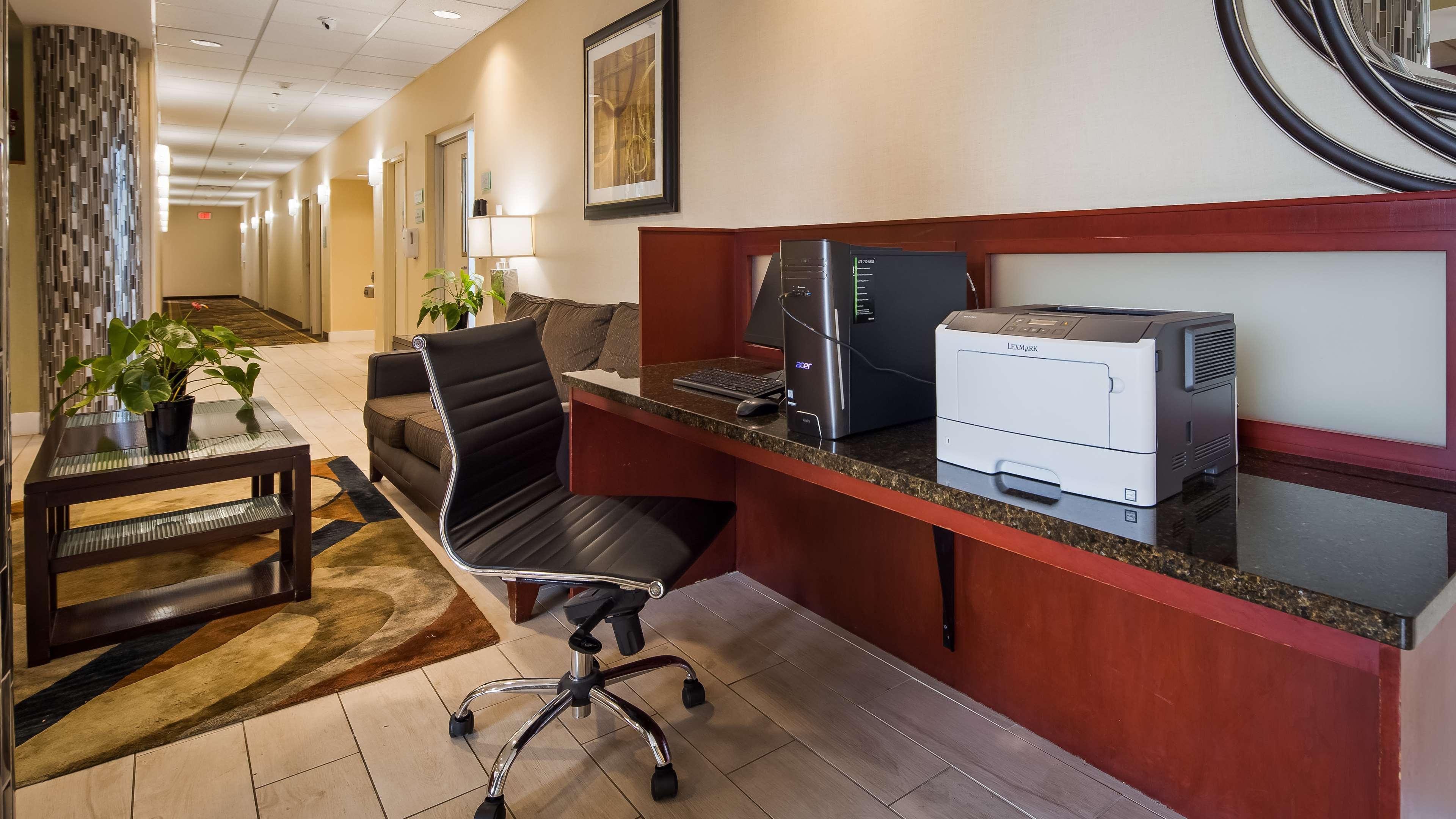 Best Western Airport Inn & Suites Cleveland Brook Park Exterior foto