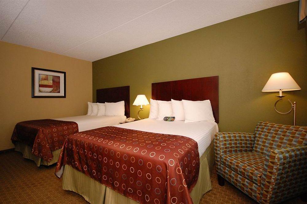 Best Western Airport Inn & Suites Cleveland Brook Park Quarto foto