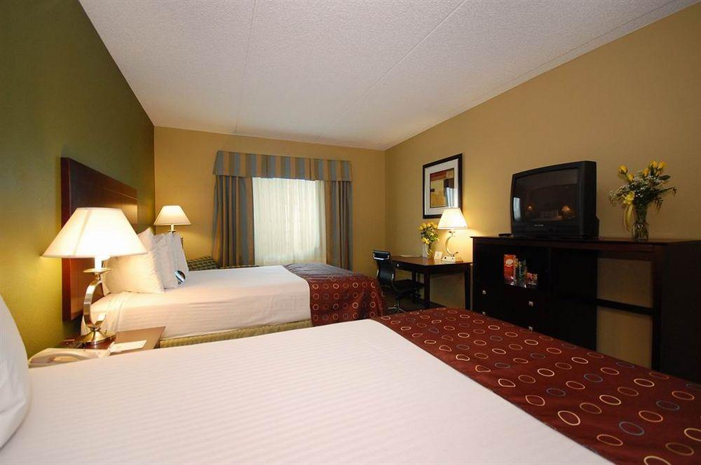 Best Western Airport Inn & Suites Cleveland Brook Park Exterior foto