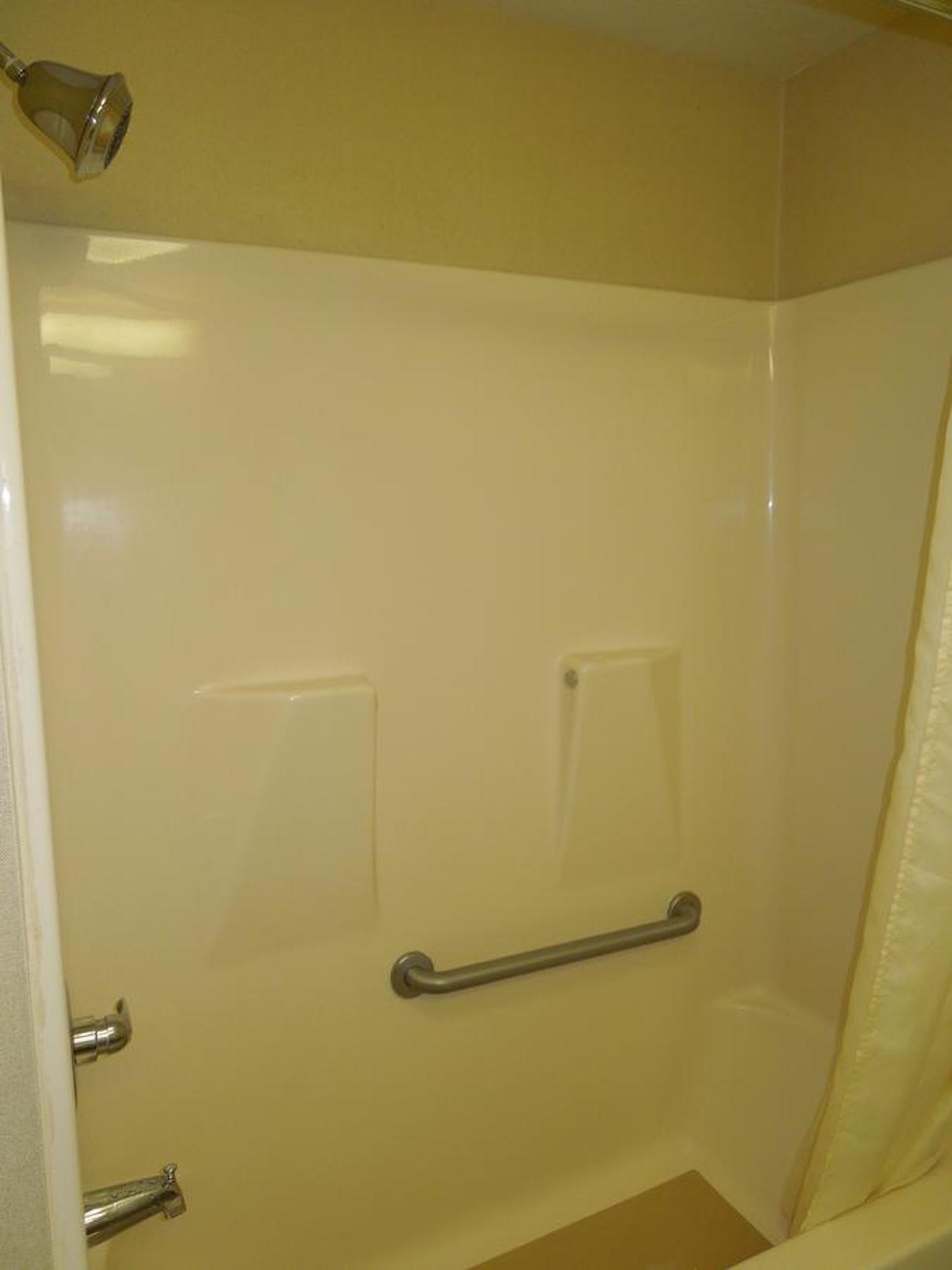 Best Western Airport Inn & Suites Cleveland Brook Park Quarto foto