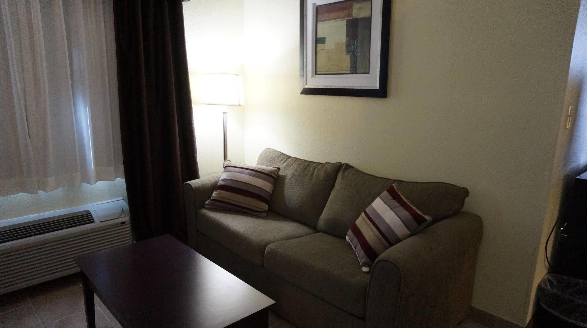 Best Western Airport Inn & Suites Cleveland Brook Park Exterior foto