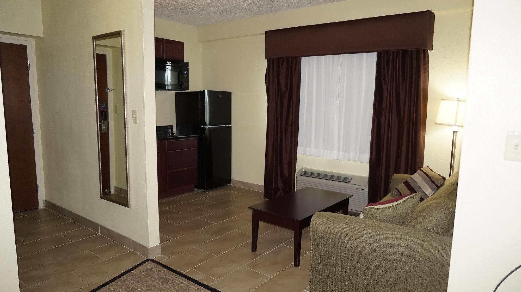 Best Western Airport Inn & Suites Cleveland Brook Park Exterior foto