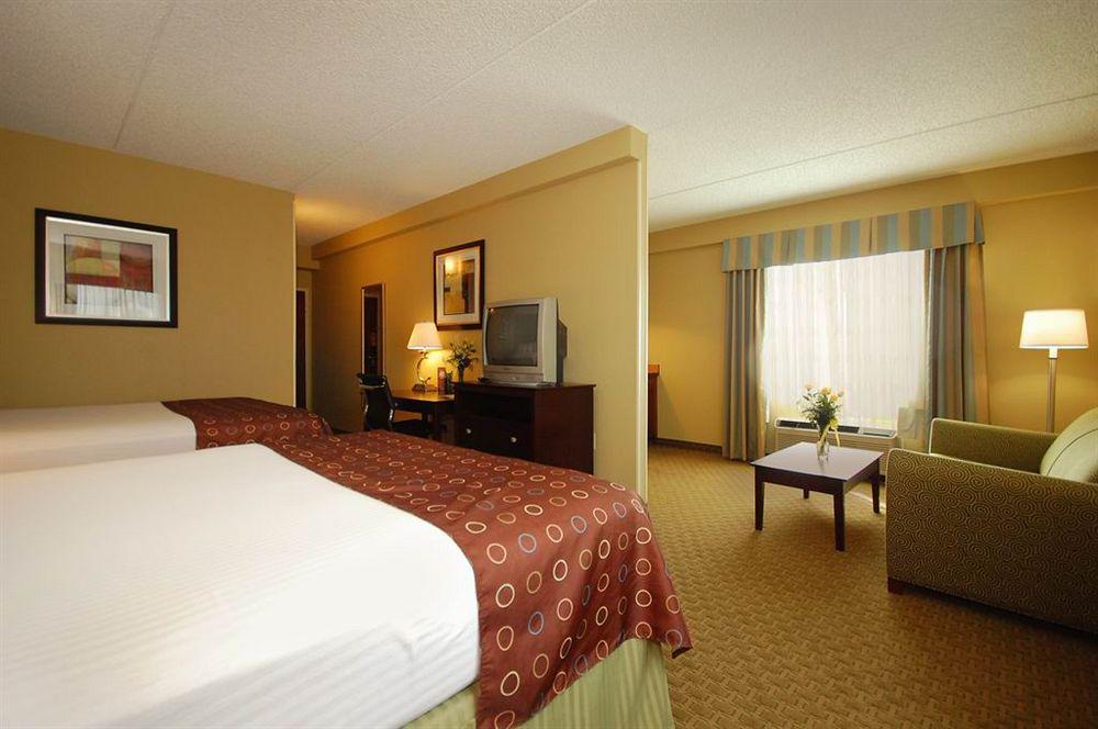 Best Western Airport Inn & Suites Cleveland Brook Park Quarto foto