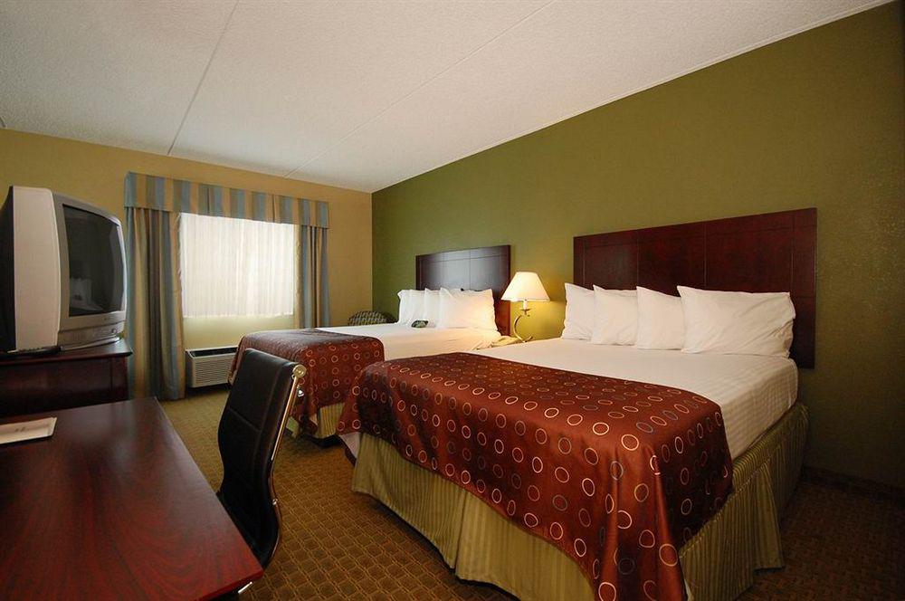 Best Western Airport Inn & Suites Cleveland Brook Park Exterior foto