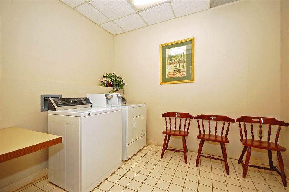 Best Western Airport Inn & Suites Cleveland Brook Park Instalações foto